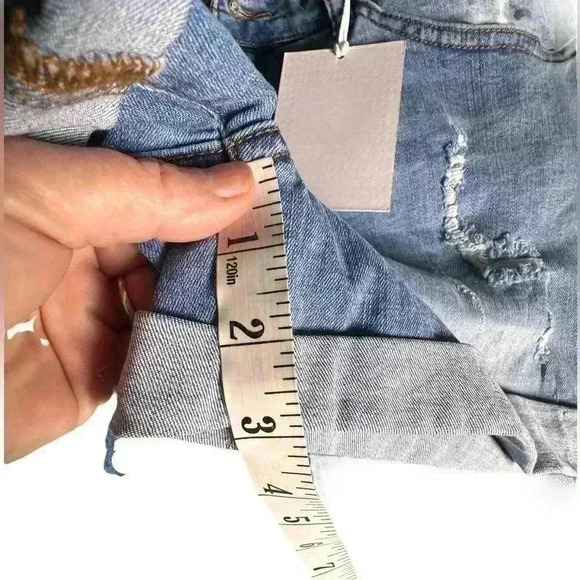 Kancan size 13/ 30 distressed cuffed shorts NWT. Stretchy! - Picture 6 of 6